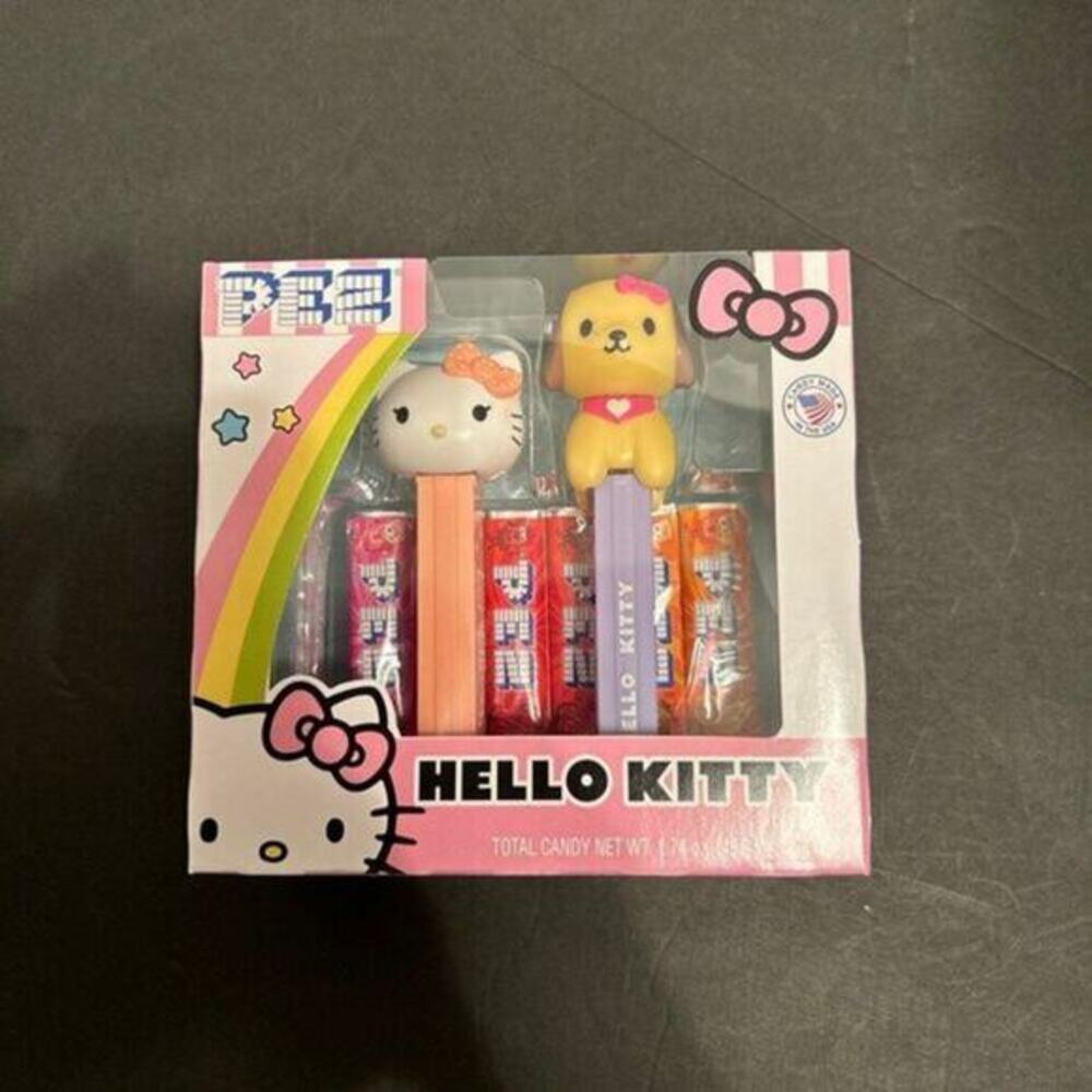 Hello kitty PEZ‎ dispensers and candy